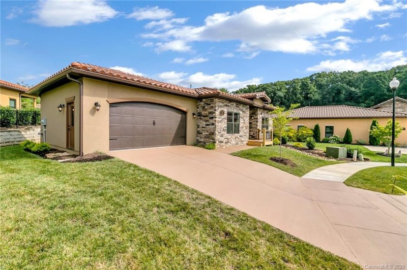 Property image 3 at 6 Verano Court, Asheville, NC 28806