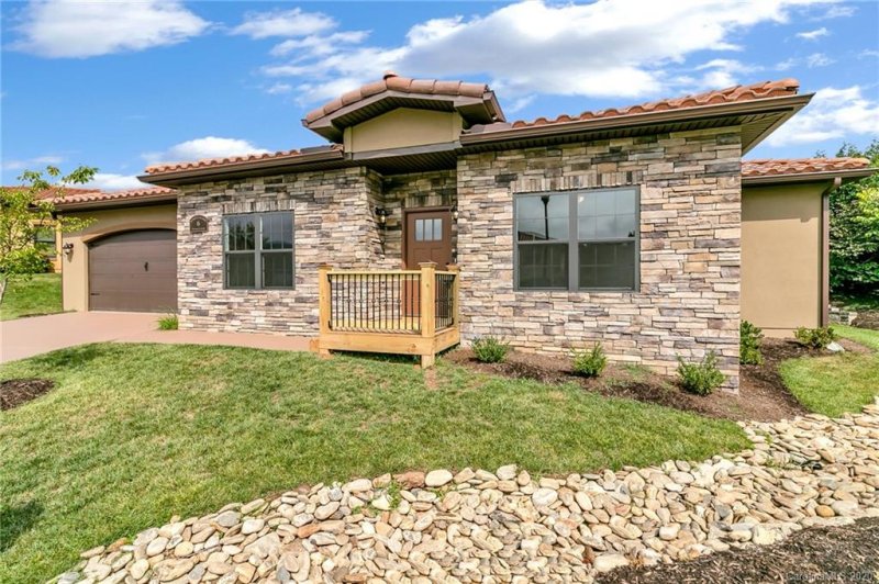 Property image 4 at 6 Verano Court, Asheville, NC 28806