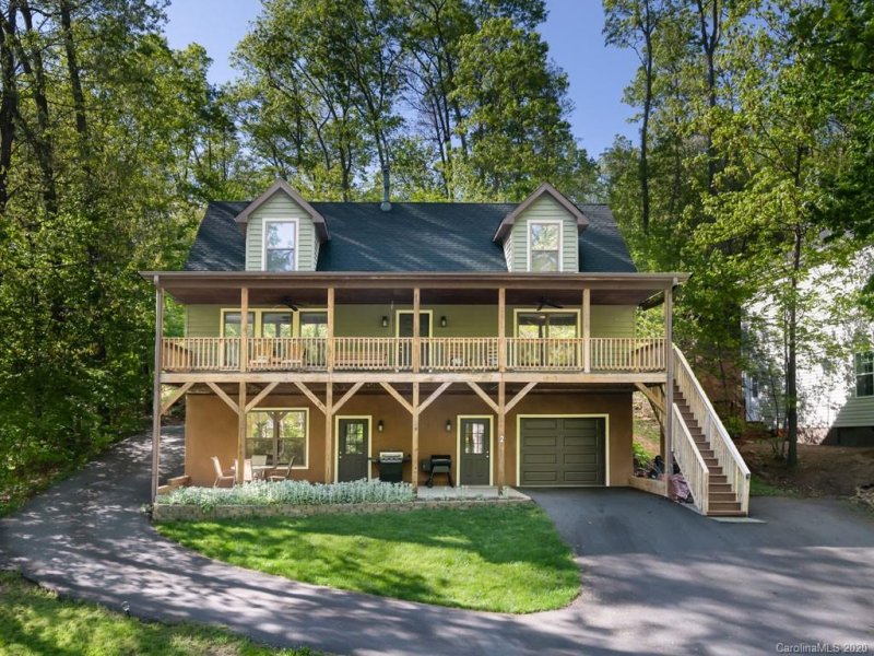 Property image 2 at 2 Coneflower Court, Black Mountain, NC 28711
