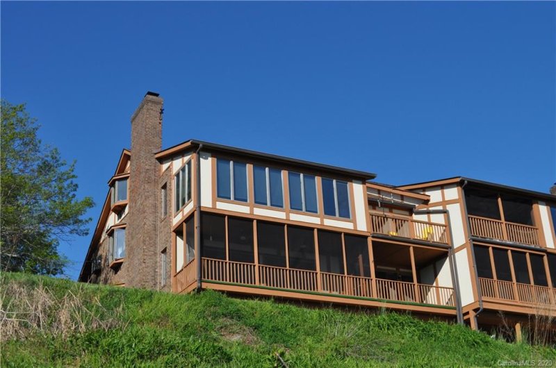 1704 Fleetwood Plaza