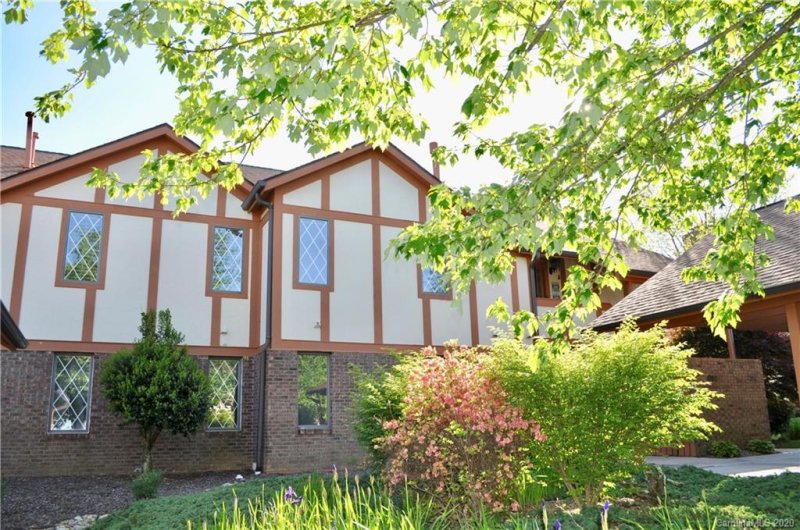 Property image 2 at 1704 Fleetwood Plaza, Hendersonville, NC 28739