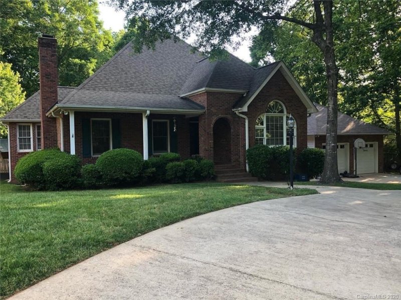 2691 Oakhurst Drive