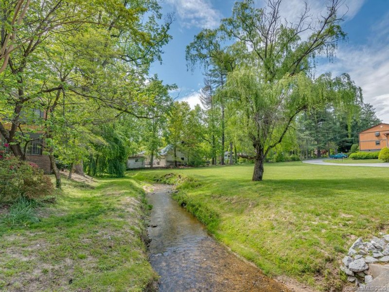 Property image 4 at 1747 Haywood Manor Road, Hendersonville, NC 28791