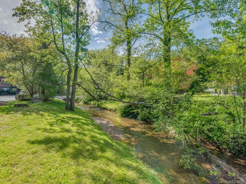 Property image 5 at 1747 Haywood Manor Road, Hendersonville, NC 28791