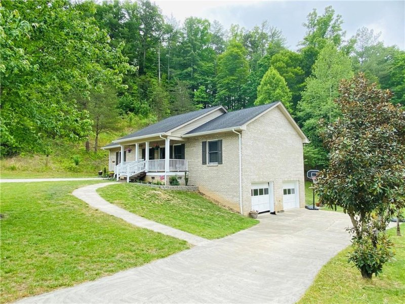 Property image 3 at 506 Jefferson Court, Lenoir, NC 28645