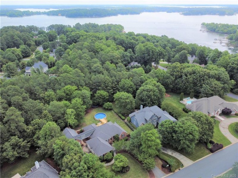 Property image 3 at 7975 Bay Pointe Drive, Denver, NC 28037