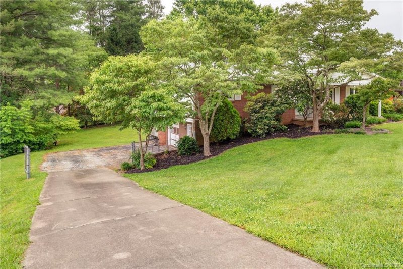 Property image 3 at 27 Morgan Boulevard, Arden, NC 28704