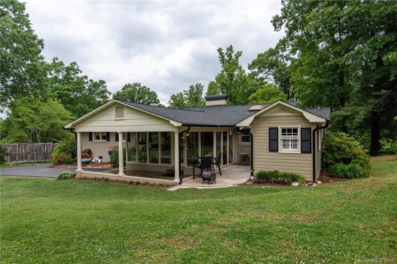 Property image 4 at 1039 6th Avenue, Hickory, NC 28601