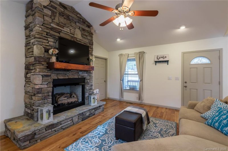 Property image 4 at 399 Hunters Ridge Drive, Mills River, NC 28759