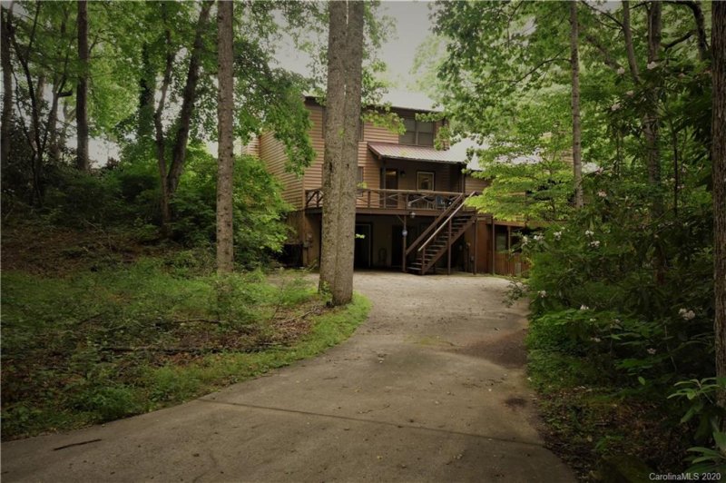 Property image 2 at 675 Country Club Drive, Maggie Valley, NC 28751