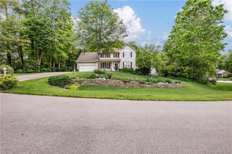 Property image 3 at 803 Cliff Rose Court, Fletcher, NC 28732