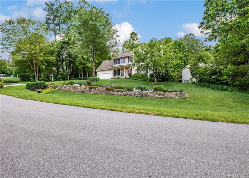 Property image 4 at 803 Cliff Rose Court, Fletcher, NC 28732