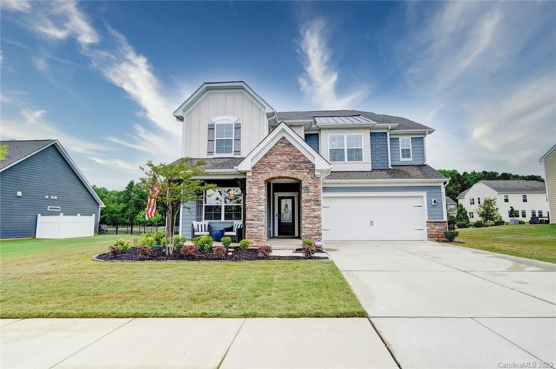 8107 Belfort Forest Lane