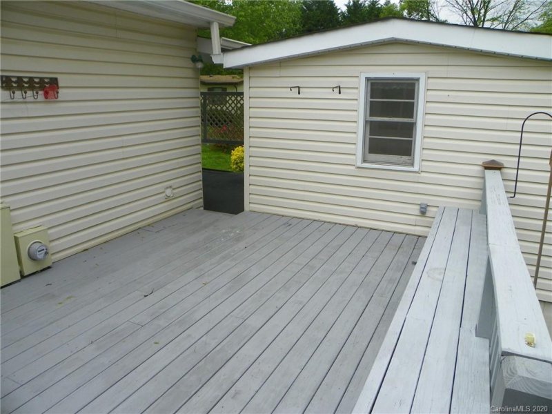 Property image 4 at 224 Cranbrook Circle, Hendersonville, NC 28792