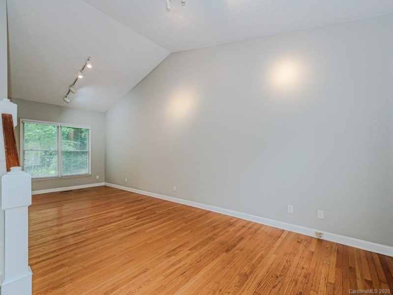 Property image 4 at 321 Lakeshore Drive, Mooresville, NC 28117