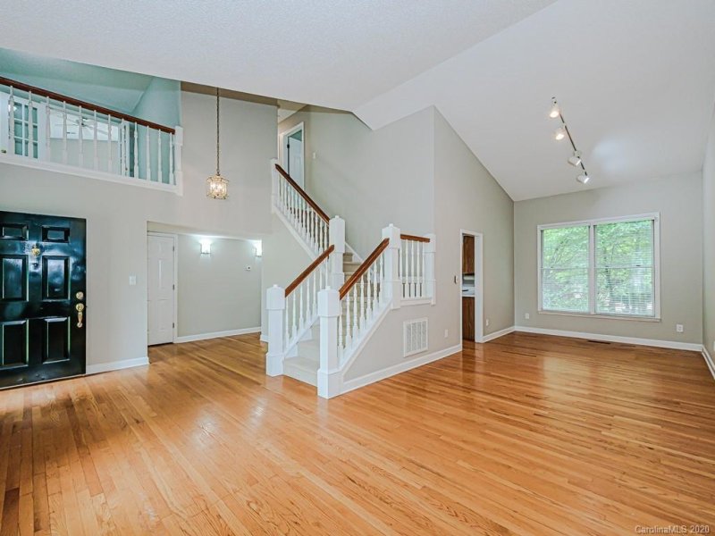 Property image 5 at 321 Lakeshore Drive, Mooresville, NC 28117