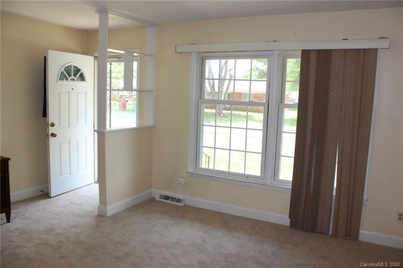 Property image 4 at 5343 Elderbank Drive, Charlotte, NC 28216