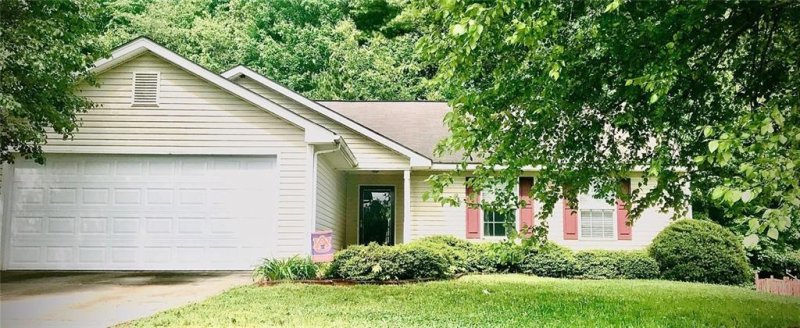 Property image 2 at 1924 8th Street, Hickory, NC 28602