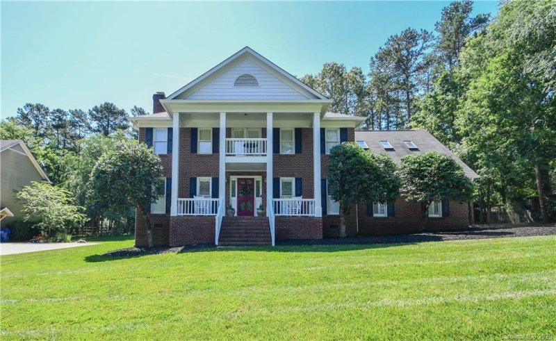 1004 Woodhurst Drive