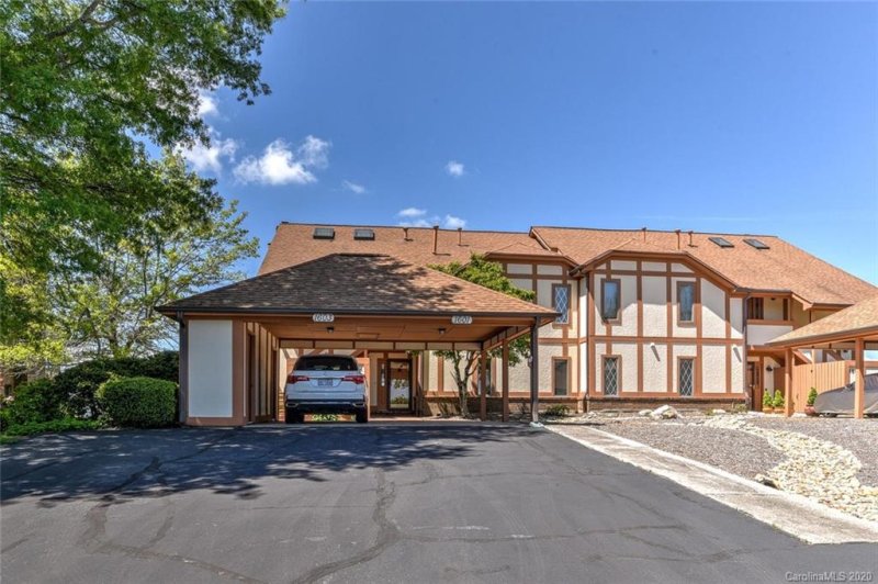 Property image 2 at 1601 Fleetwood Plaza, Hendersonville, NC 28739