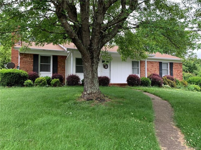 Property image 2 at 5 Knollridge Road, Candler, NC 28715