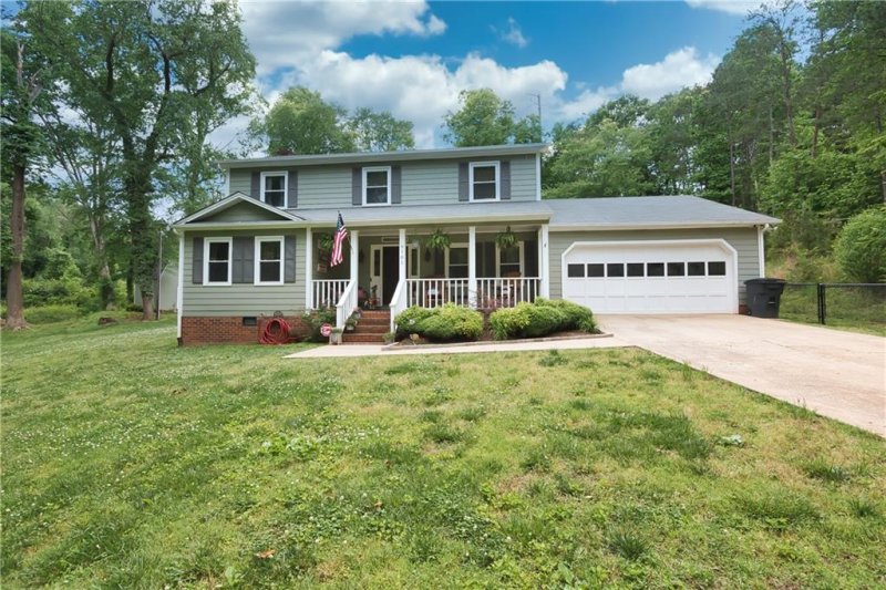 Property image 2 at 6101 Gold Creek Estate Drive, Hickory, NC 28601