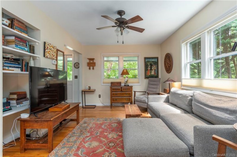 Property image 5 at 30 Magnolia Avenue, Asheville, NC 28801