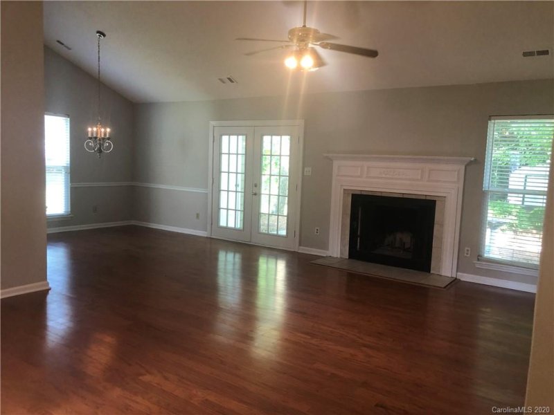 Property image 2 at 10527 Queensmead Circle, Charlotte, NC 28273