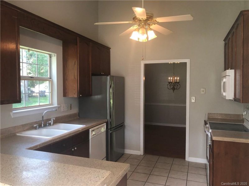 Property image 5 at 10527 Queensmead Circle, Charlotte, NC 28273