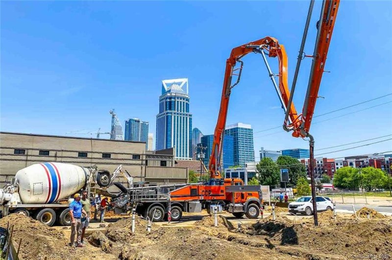 Property image 2 at 1232 S Minter Place, Charlotte, NC 28203