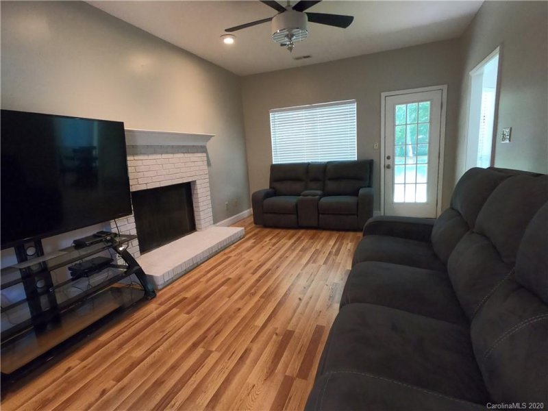 Property image 2 at 10413 Ranleigh Lane, Charlotte, NC 28273