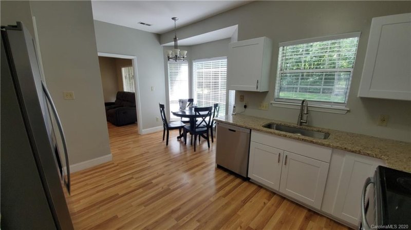 Property image 4 at 10413 Ranleigh Lane, Charlotte, NC 28273