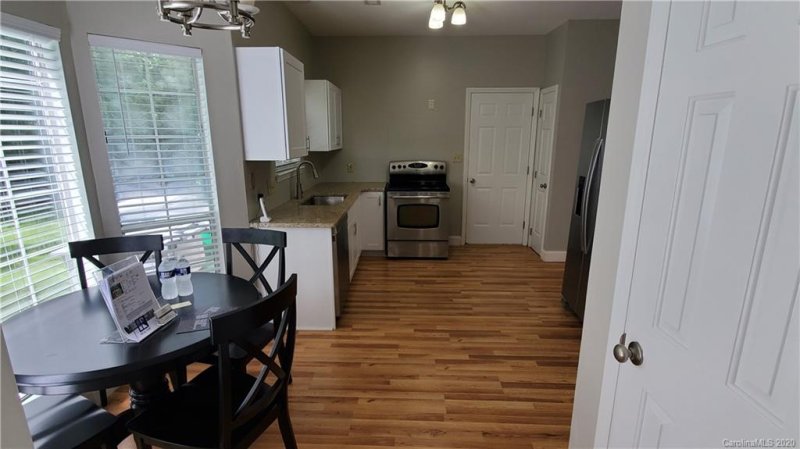 Property image 5 at 10413 Ranleigh Lane, Charlotte, NC 28273