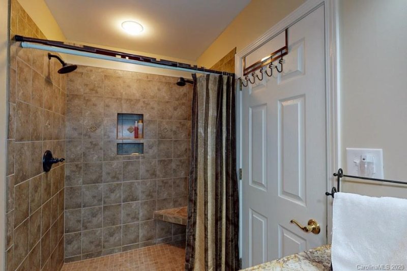 Property image 5 at 302 Valley Brook Lane, Concord, NC 28025