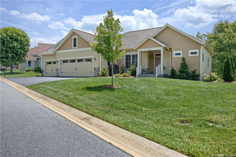 Property image 3 at 149 Williams Meadow Loop, Hendersonville, NC 28739