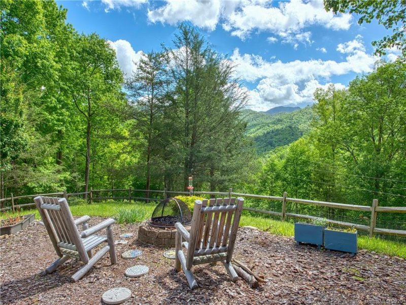 Property image 2 at 243 Skyview Trace, Clyde, NC 28721