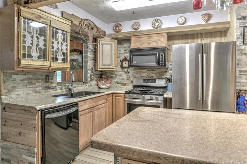 Property image 2 at 6 Woodfield Road, Arden, NC 28704