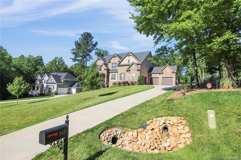 Property image 3 at 117 Leeward Shoals Lane, Mooresville, NC 28117
