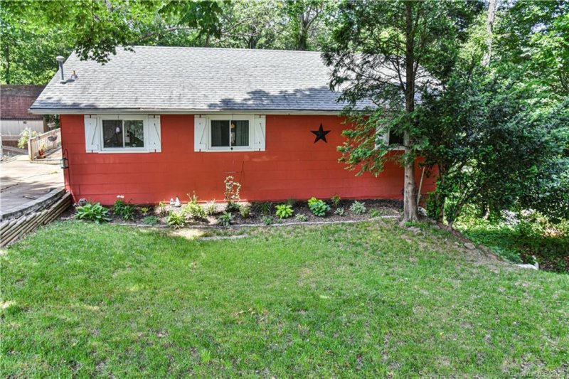 Property image 2 at 242 Brooklyn Lane, Asheville, NC 28803