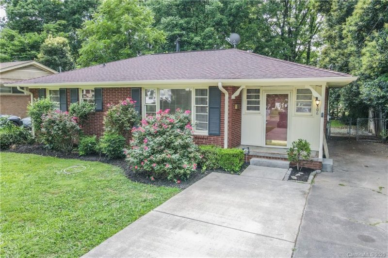 Property image 2 at 306 Saint Anne Place, Charlotte, NC 28213
