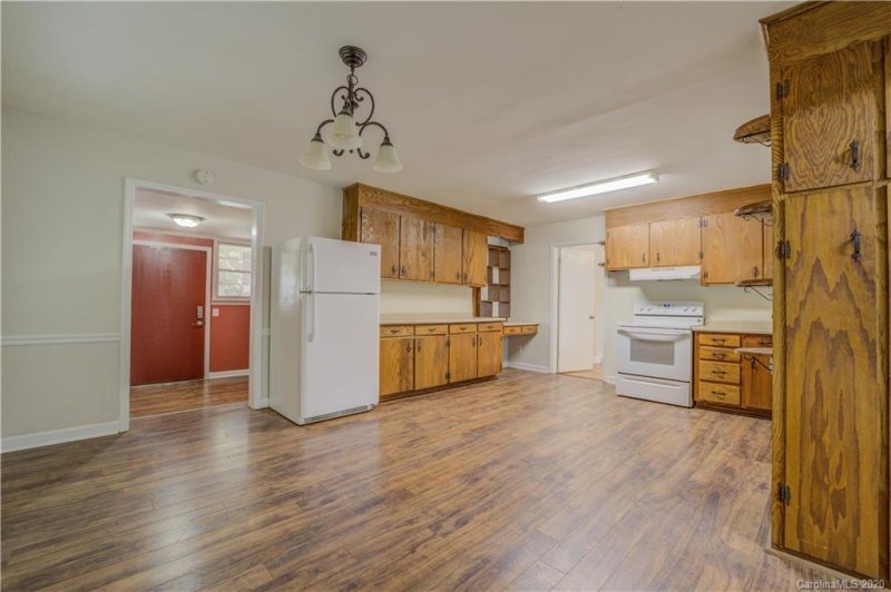 Property image 5 at 306 Saint Anne Place, Charlotte, NC 28213