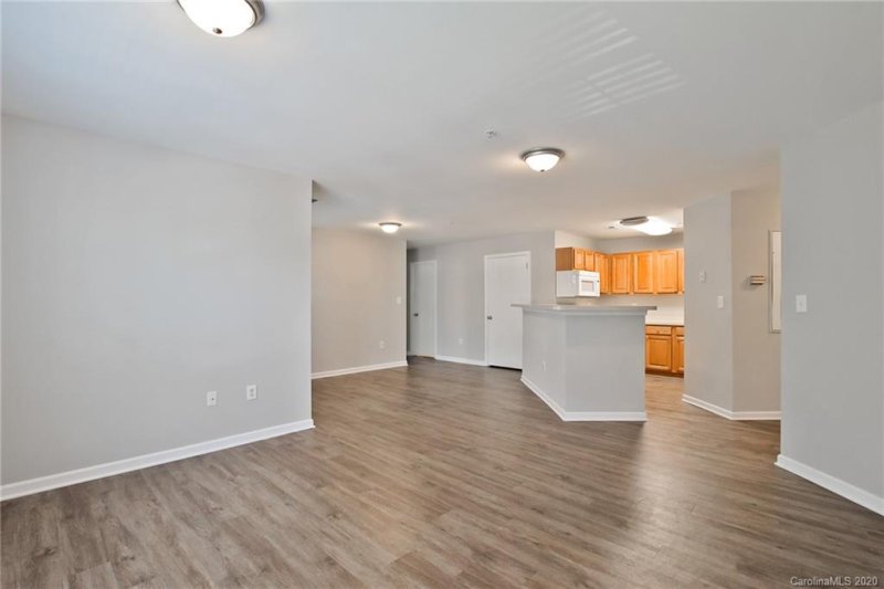 Property image 4 at 9810 Campus Walk Lane, Charlotte, NC 28262