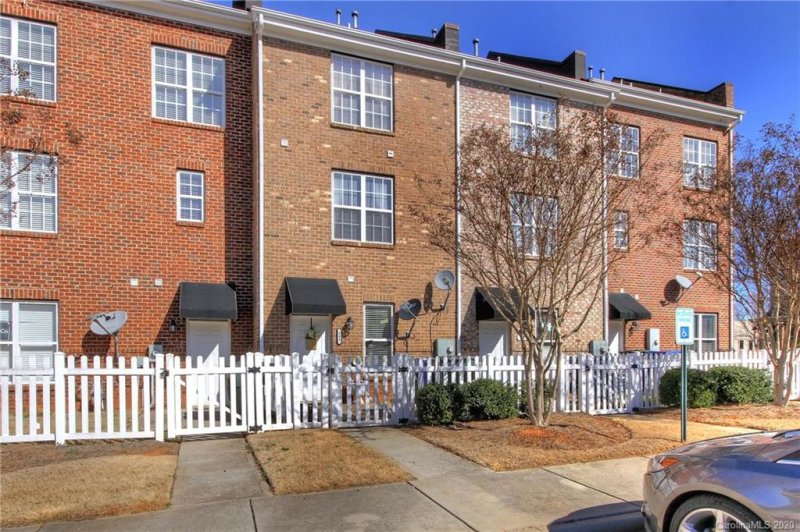 Property image 2 at 141 Market Place Avenue, Mooresville, NC 28117