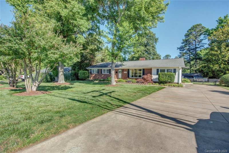 Property image 2 at 2009 Redbud Drive, Gastonia, NC 28056