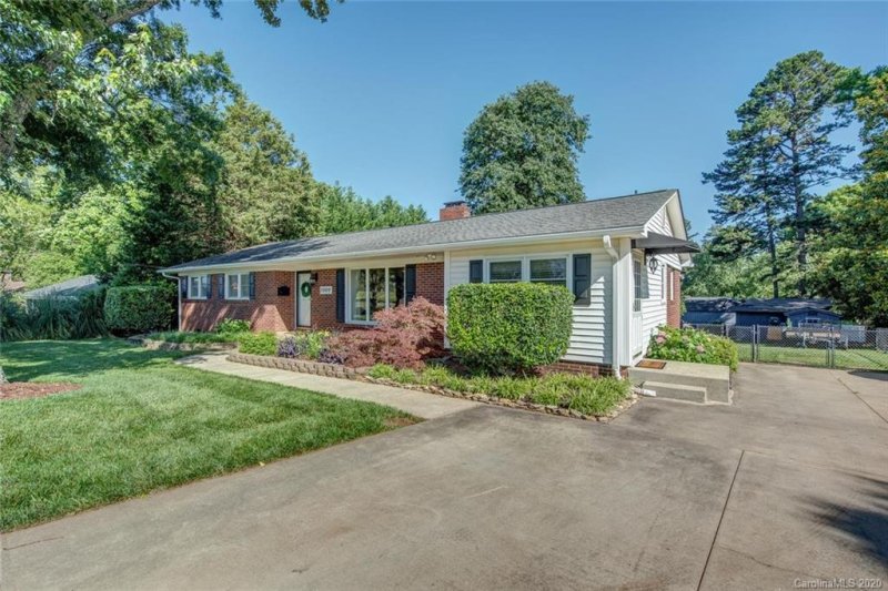 Property image 3 at 2009 Redbud Drive, Gastonia, NC 28056