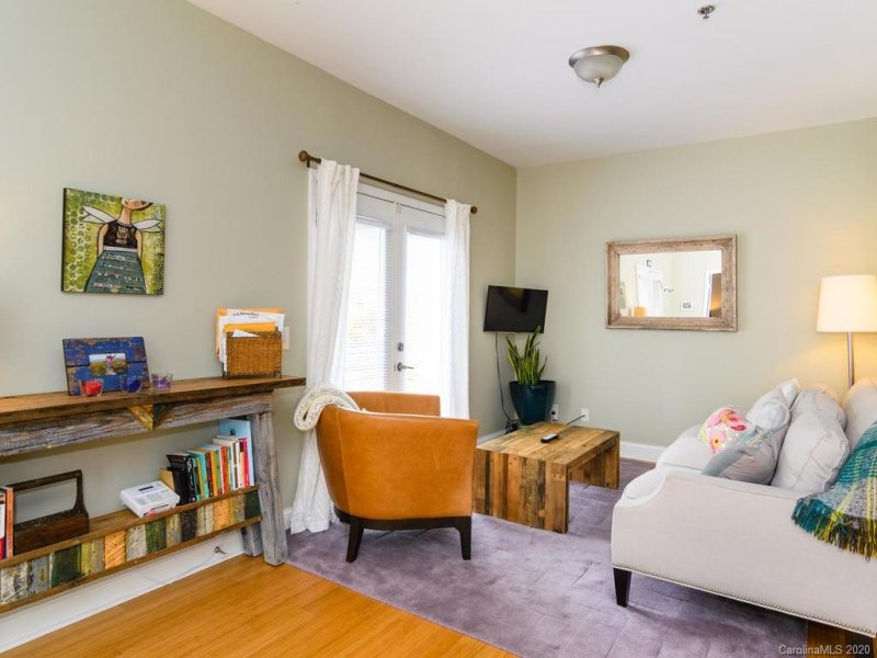 Property image 4 at 600 N Skyloft Drive, Asheville, NC 28801