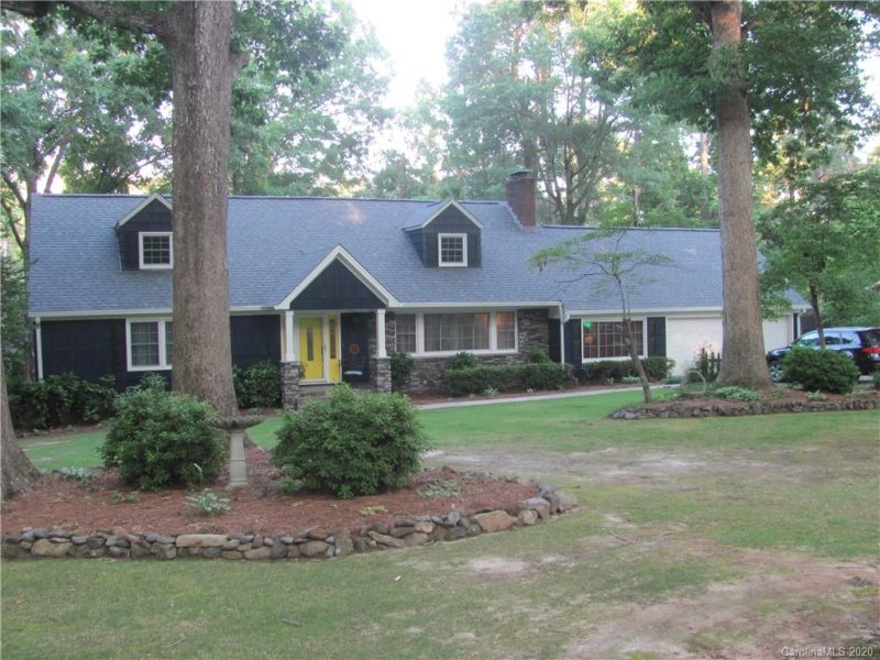 105 Bratton Avenue