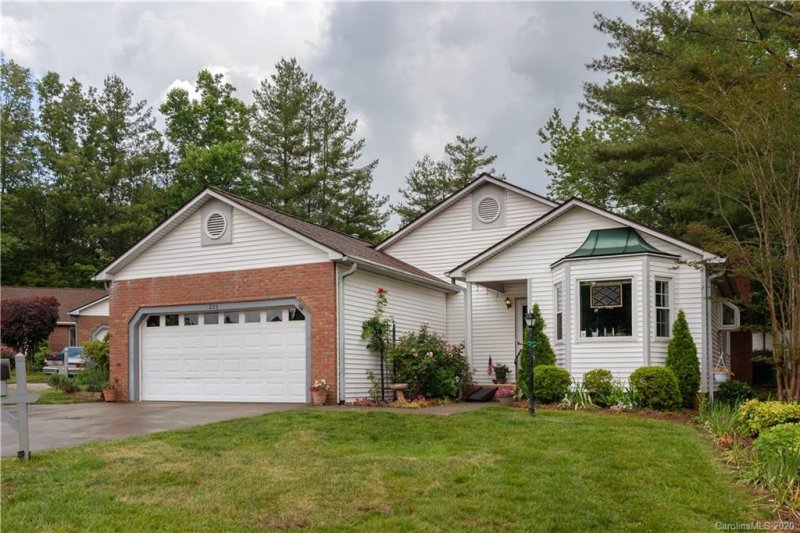 Property image 2 at 223 Hampton Court, Hendersonville, NC 28791