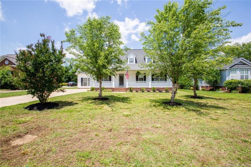 Property image 2 at 3638 Farm Lake Drive, Concord, NC 28027