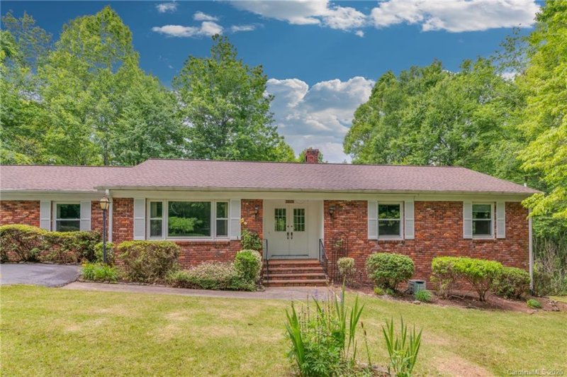 Property image 2 at 1223 Kanuga Ridge Road, Hendersonville, NC 28739